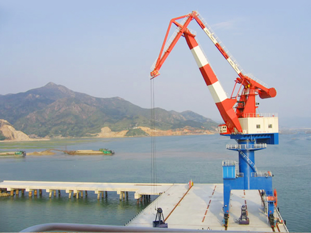 portal harbour crane